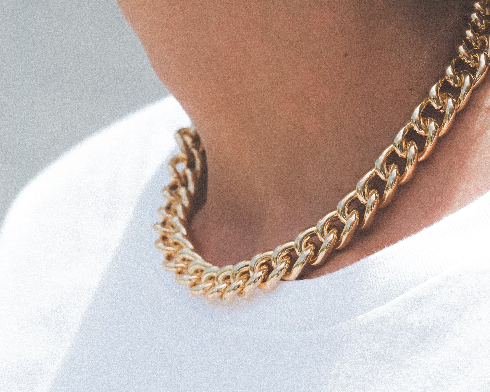 Golden necklace / CHAIN
